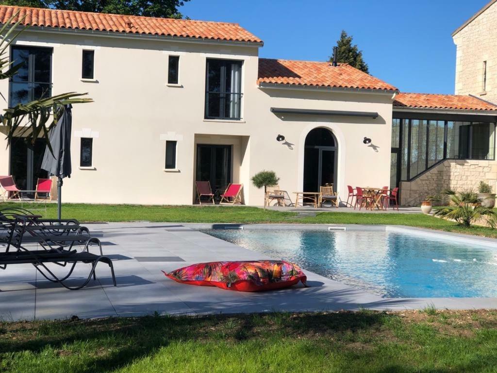 L Esprit Du Clain Chambres D Hotes Bandb De Standing Proches Du Futuroscope Golf Et Lac De St Cyr Naintre Ngoại thất bức ảnh